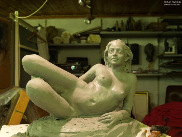 Mona III - Development